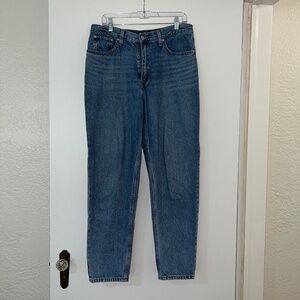 Levi's Women's 80's Mom Jean Size 31W 30L in Medium Wash